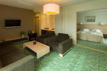 Фото номера Люкс «Коммодоре» Отель Spa Hotel Meri г. Курессааре 4