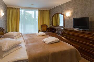 Фото номера Президентский люкс с доступом в спа-центр Отель Spa Hotel Rüütli г. Курессааре 3