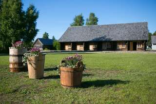 Фото Комплексы для отдыха с коттеджами/бунгало Holiday Village Suur Töll г. Курессааре